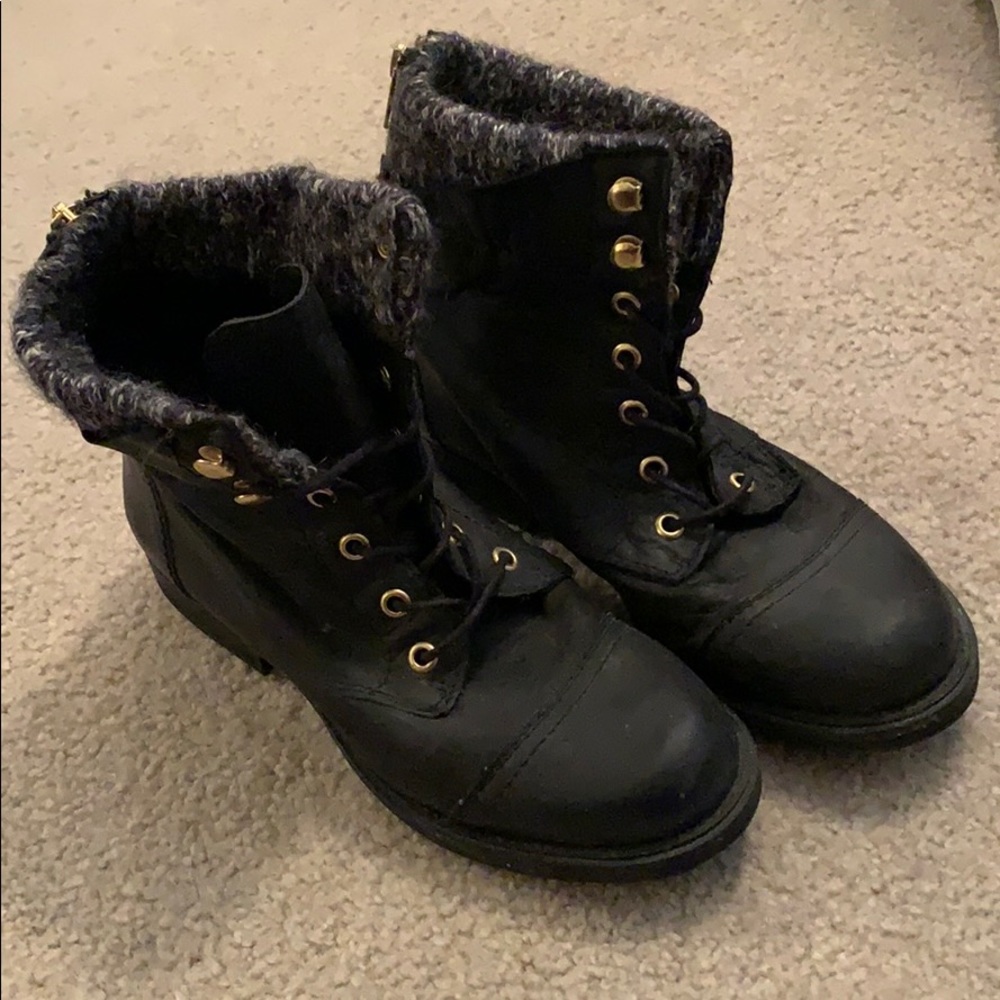 Combat boots